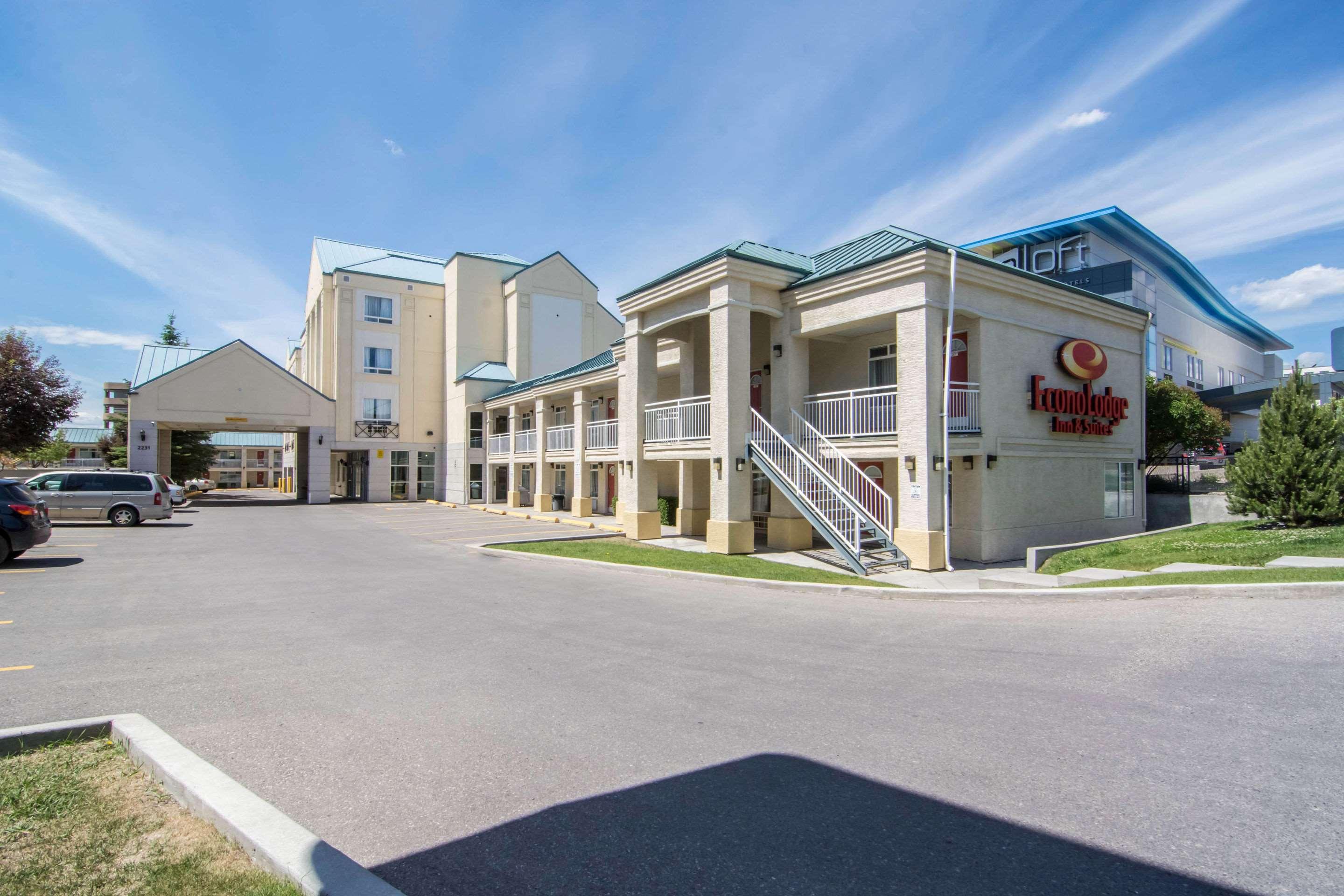 Econo Lodge Inn & Suites University Calgary Zewnętrze zdjęcie